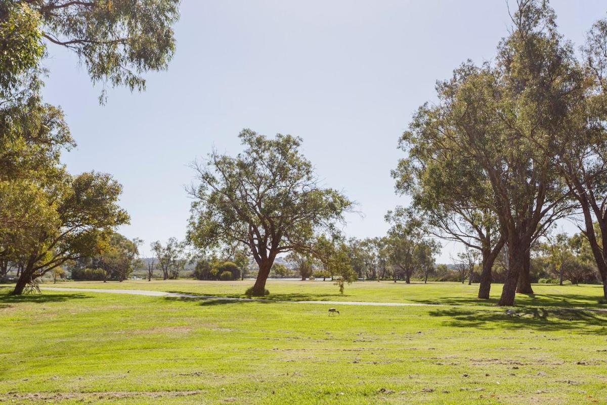 The Lake House Perth Bagian luar foto