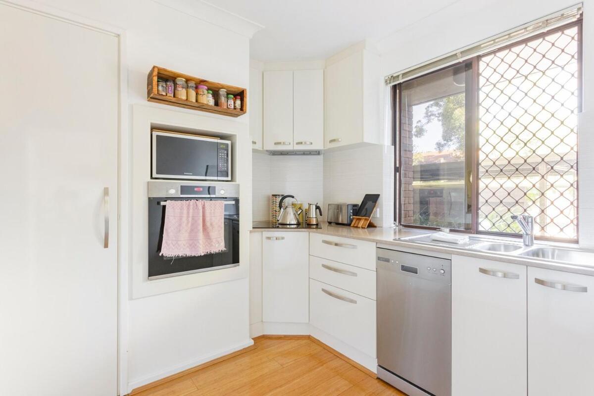 The Lake House Perth Bagian luar foto